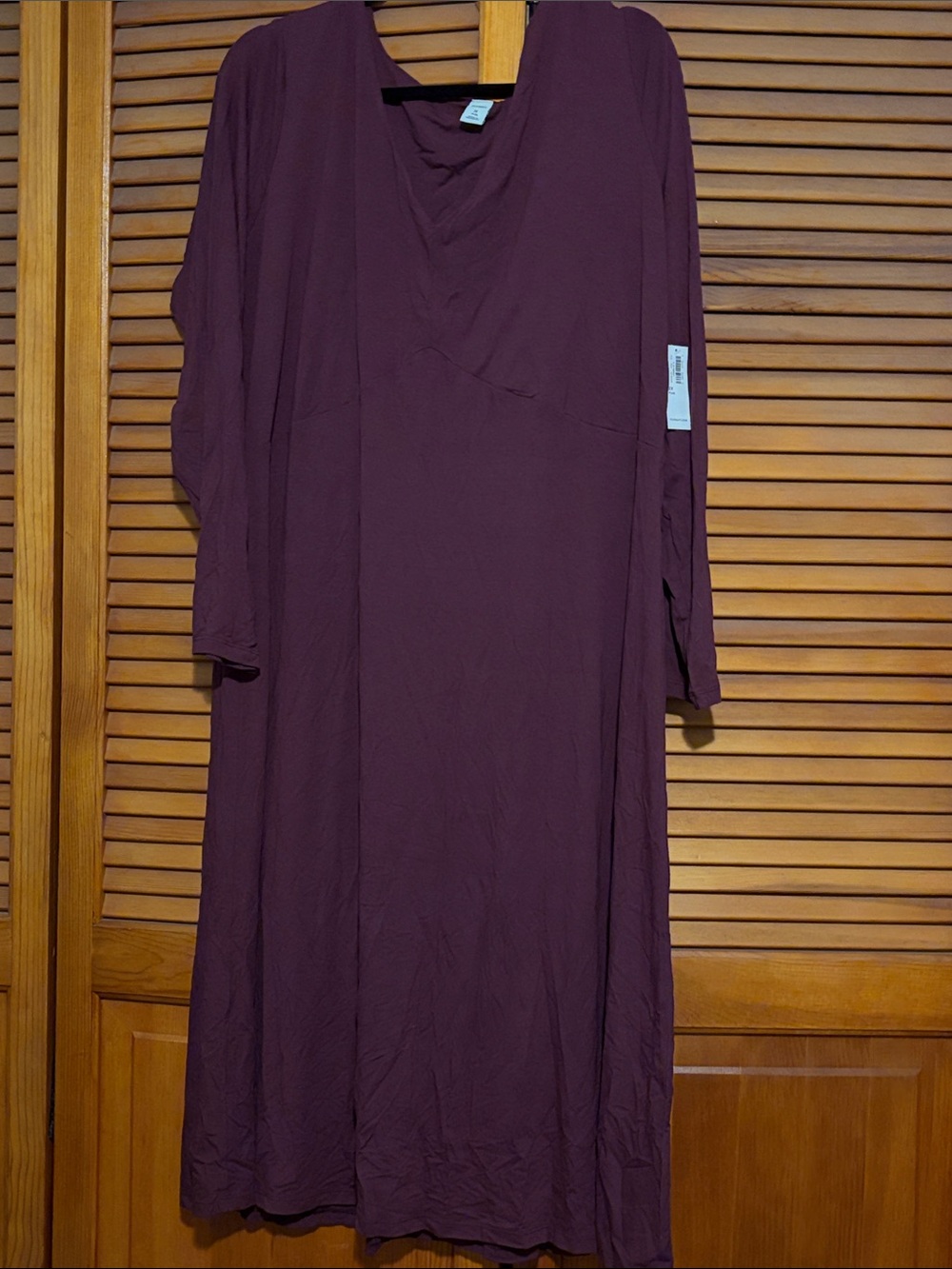 Old Navy Long Sleeve V-Neck Midi Dress in Plum